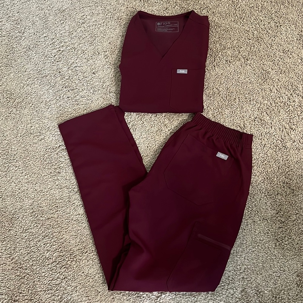 Figs Burgundy Scrub Set